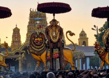 சிங்க வாகனத்தில் நல்லூர்க் கந்தன் வீதி உலா